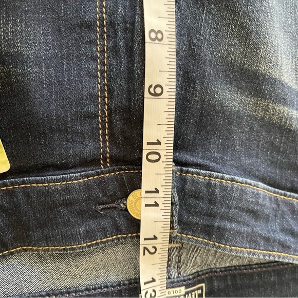 NWT Signature By Levis Gold Women's Size 20 short Mid Rise Straight Cotton Blend - Picture 8 of 10